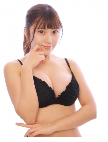 Moeka Arai a dazzling 20 year old with a beautiful plump body051