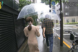 秋元真夏、大雨に濡れてお尻透け透け！尻の形が・・・