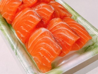 【朗報】ノルウェー人「日本に鮭を売り込みたいなぁ…せや！」